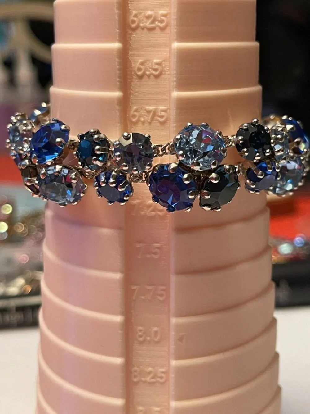 Vintage Prong-Set Blue Glass Stone Bracelet 1940s Style Unsigned Hattie Carnegie